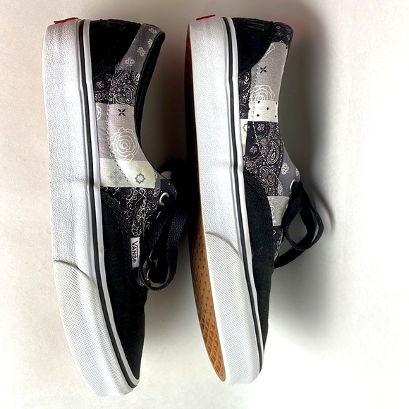 VANS•PATCHWORK PATTERN PRINT•WOMENS 9 - Picture 3 of 6